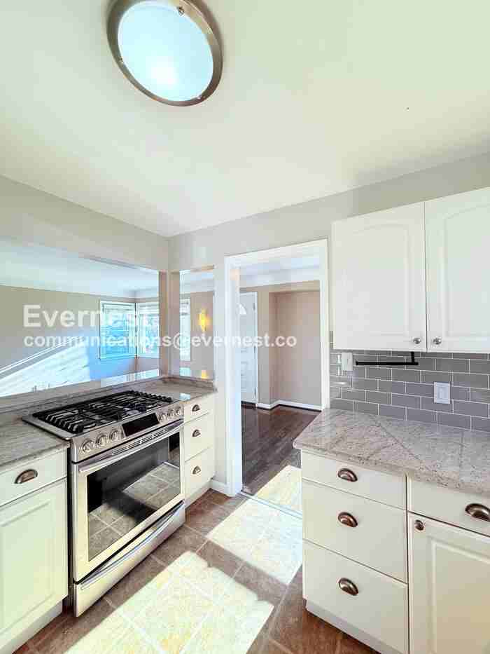 605 N Dorchester Ave - Photo 5 of 36