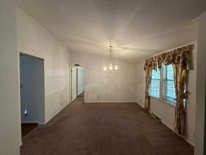 2039 Vista Rd - Photo 3 of 22