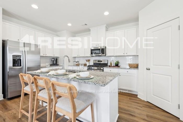 212 Frost Lane - Photo 4 of 28