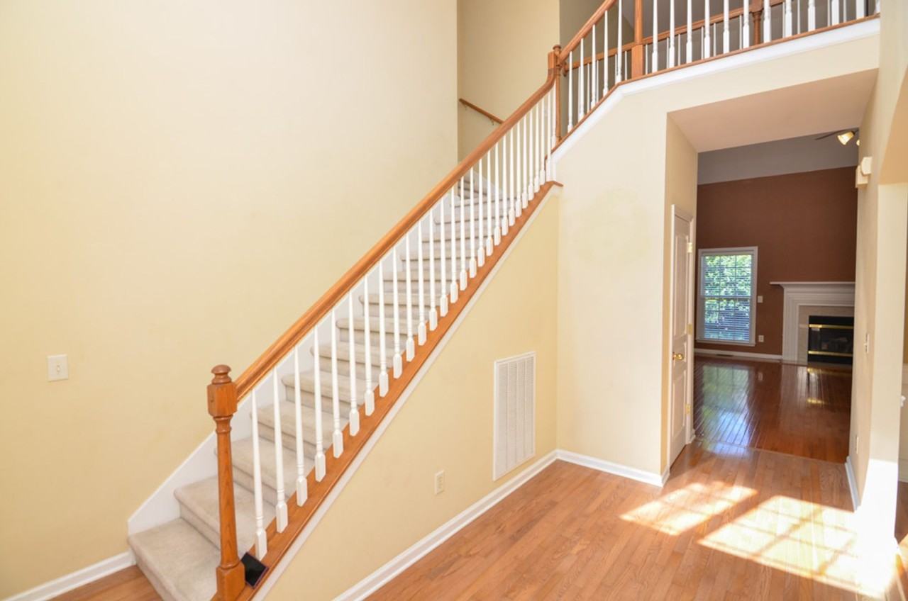 109 Fieldcrest Ct - Photo 4 of 40