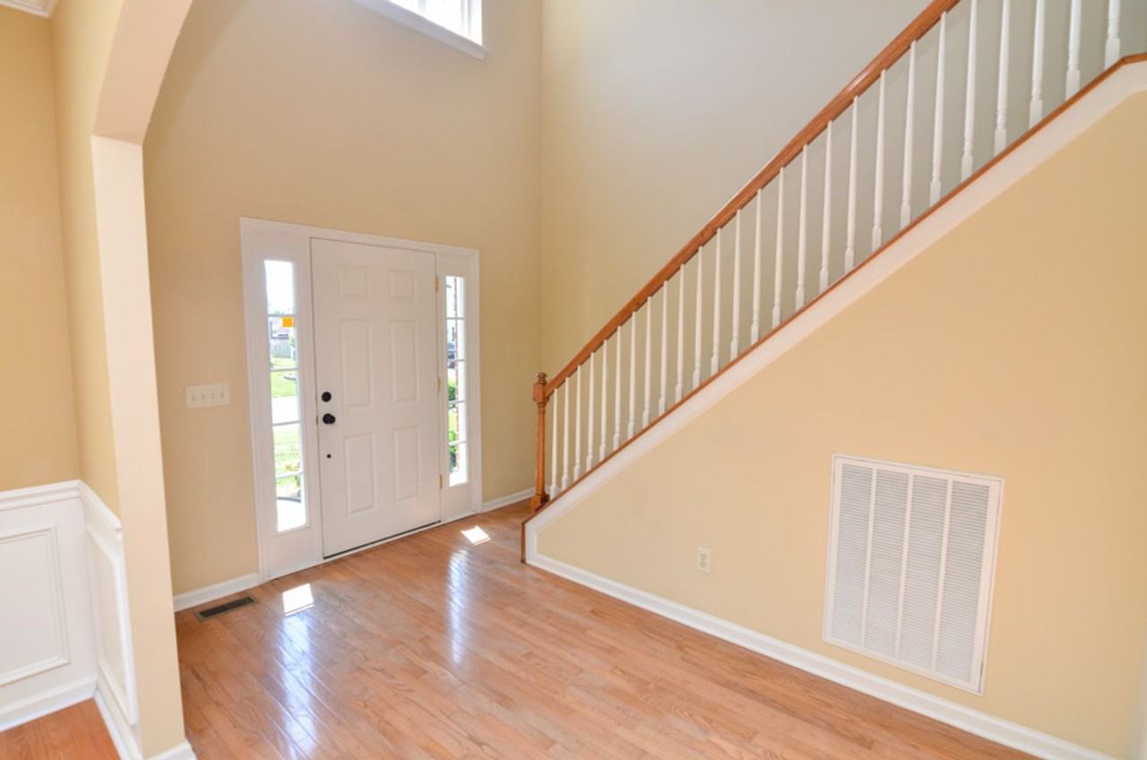 109 Fieldcrest Ct - Photo 5 of 40