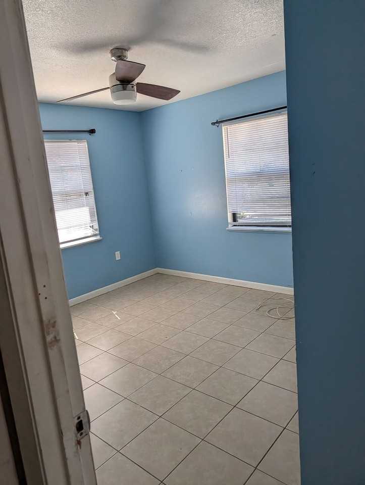 814 N Saint Clair Abrams Ave - Photo 4 of 6