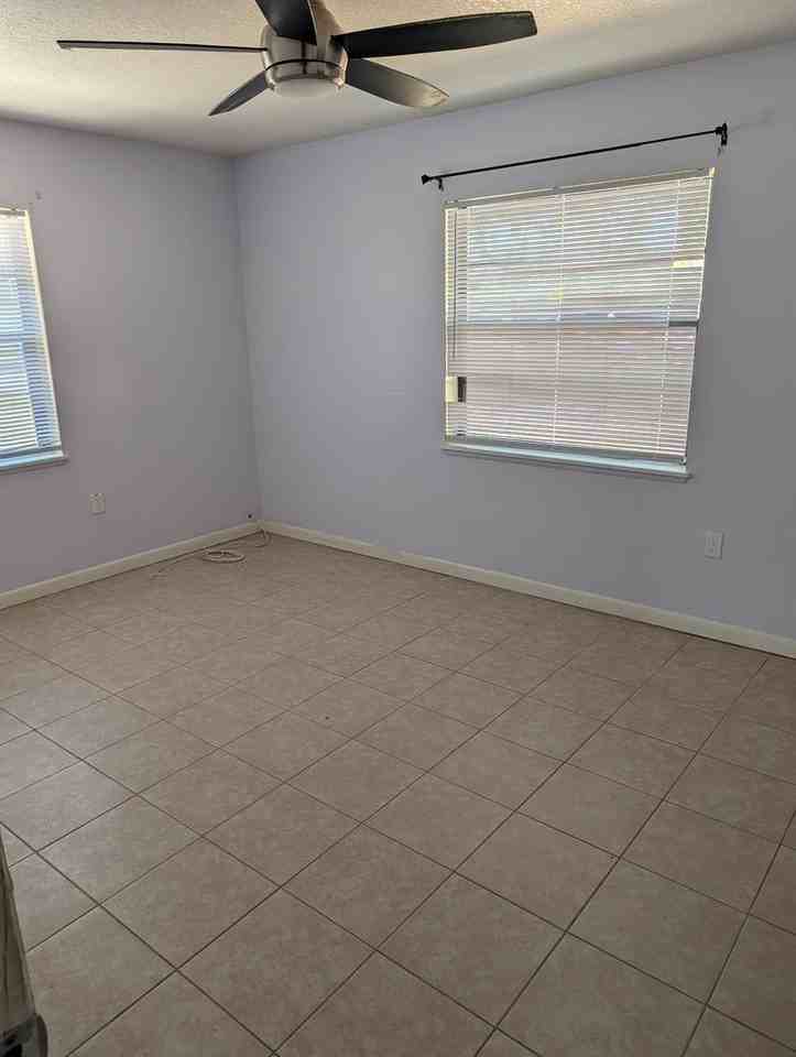 814 N Saint Clair Abrams Ave - Photo 5 of 6