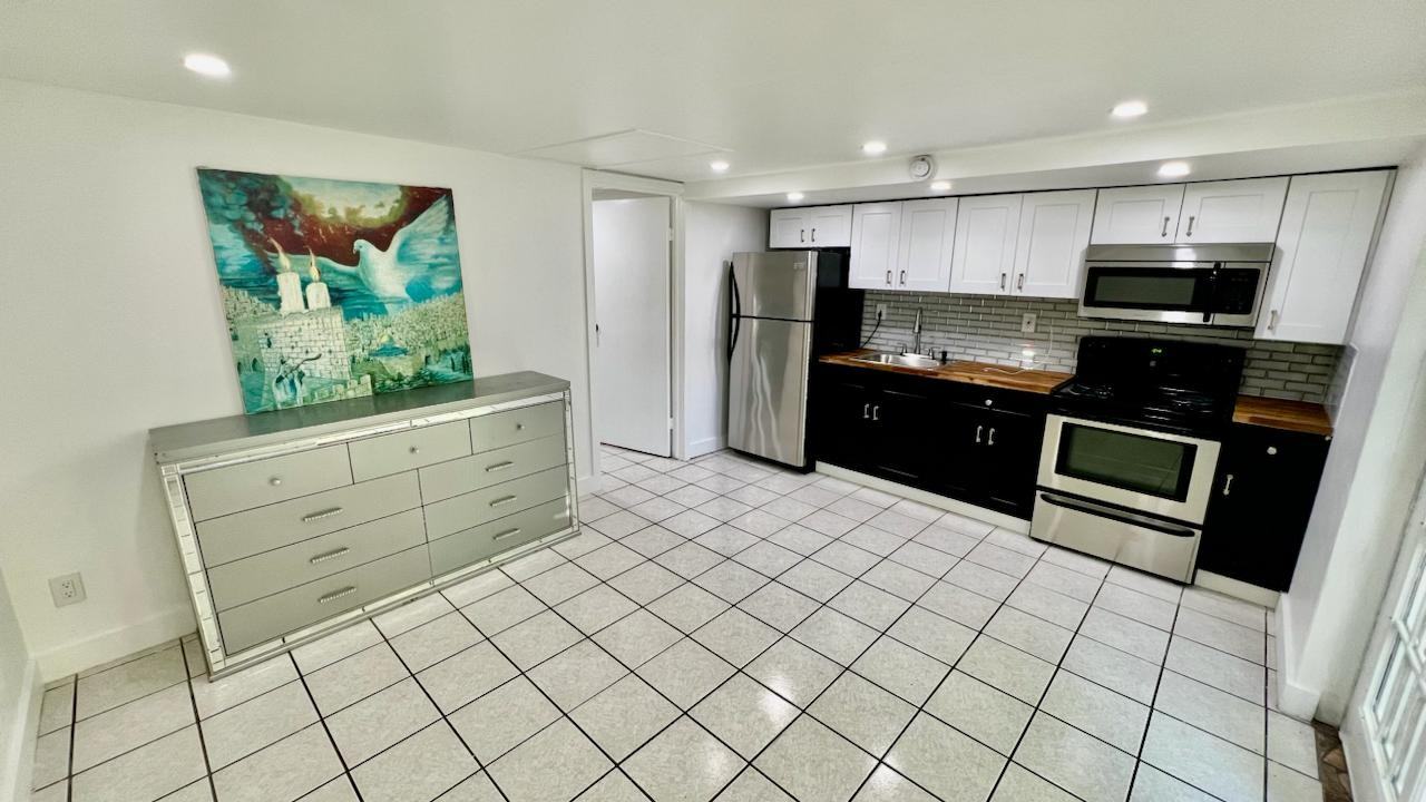 48 Sw 14th St #NA - Photo 3 of 9