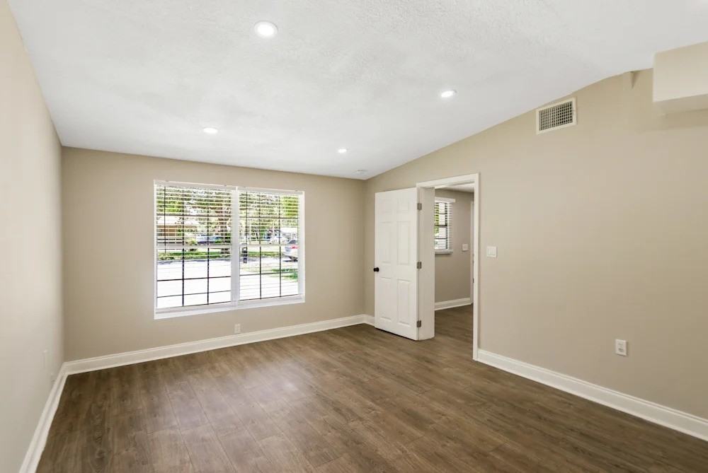 1163 Cloister Pl #NA - Photo 2 of 5