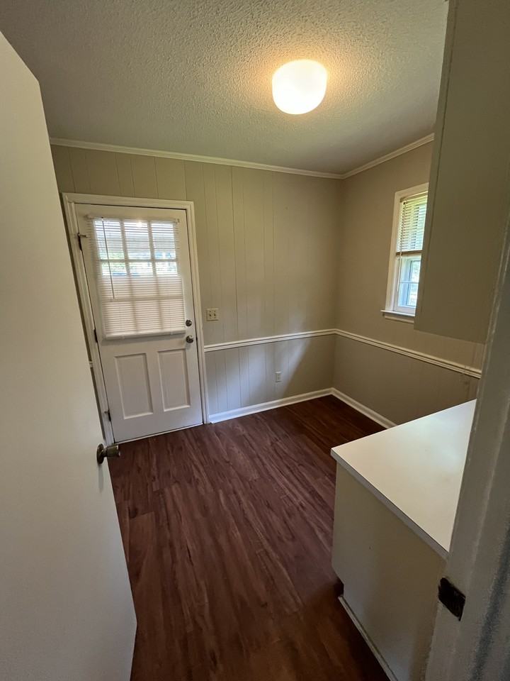 105 W Mockingbird Ln #NA - Photo 4 of 10