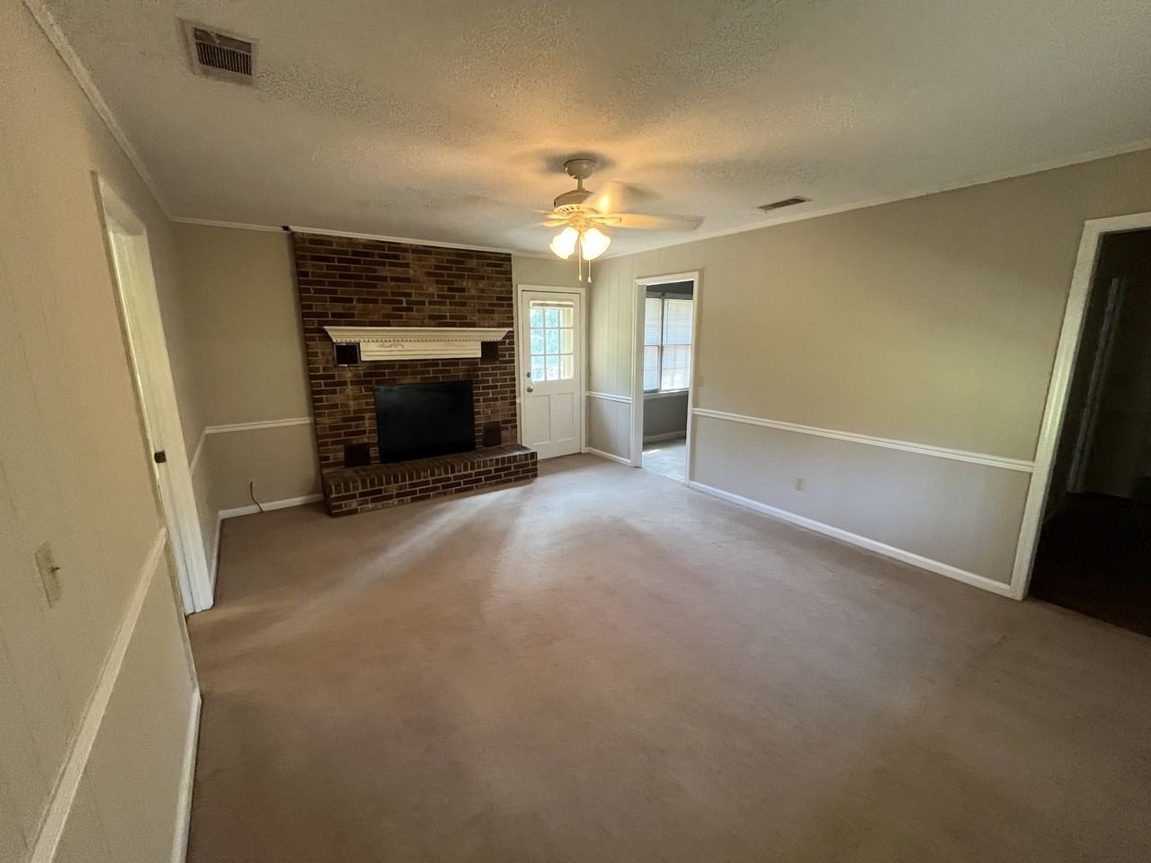 105 W Mockingbird Ln #NA - Photo 5 of 10