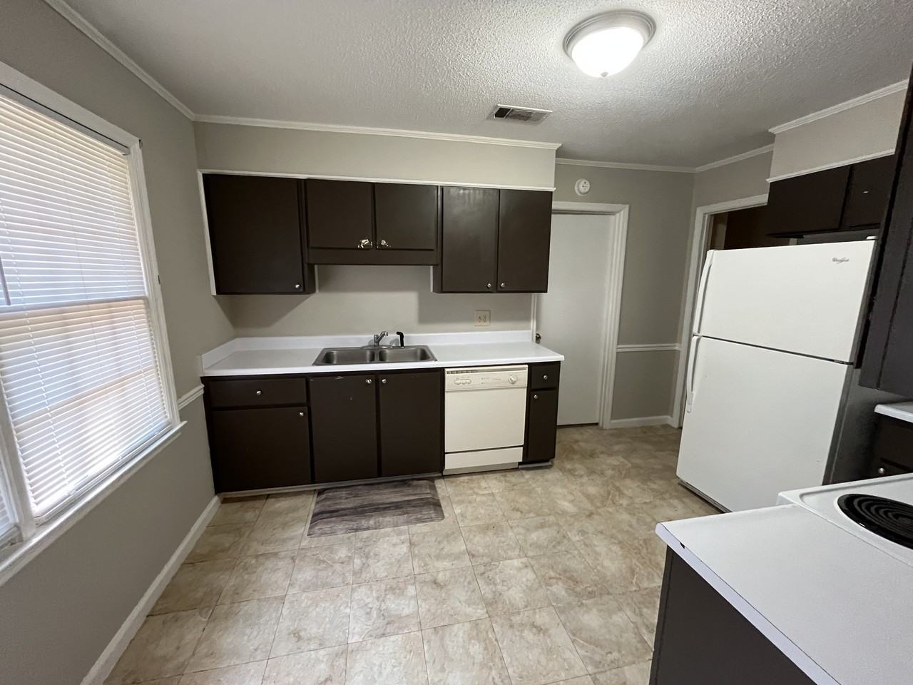 105 W Mockingbird Ln #NA - Photo 6 of 10