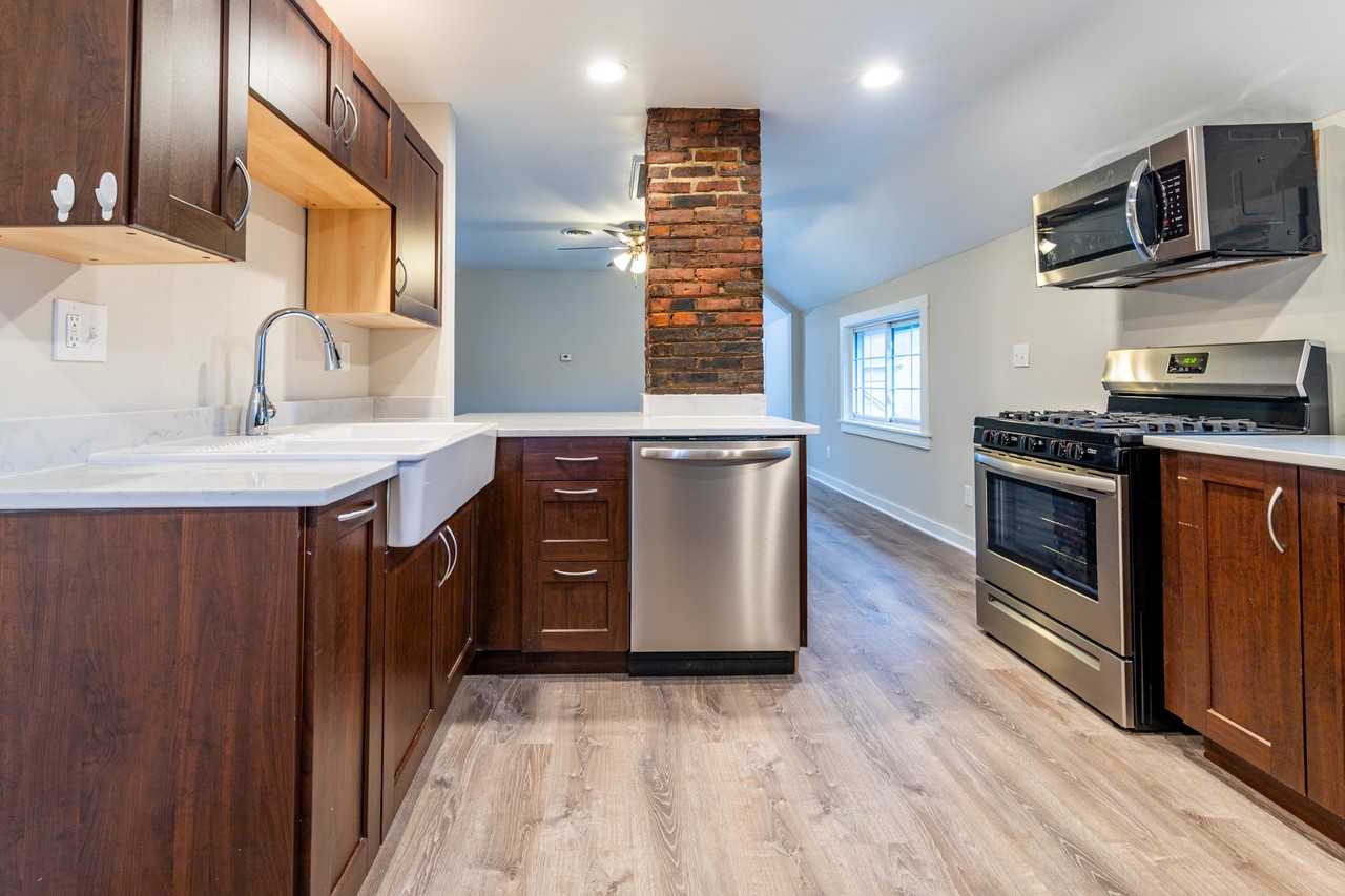 908 Fruit Ave #UP - Photo 4 of 18