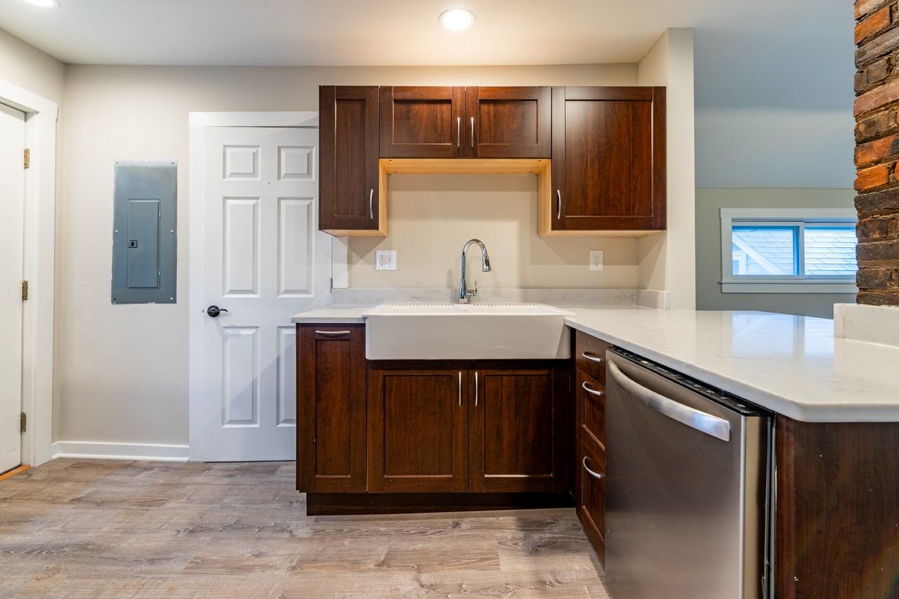 908 Fruit Ave #UP - Photo 6 of 18