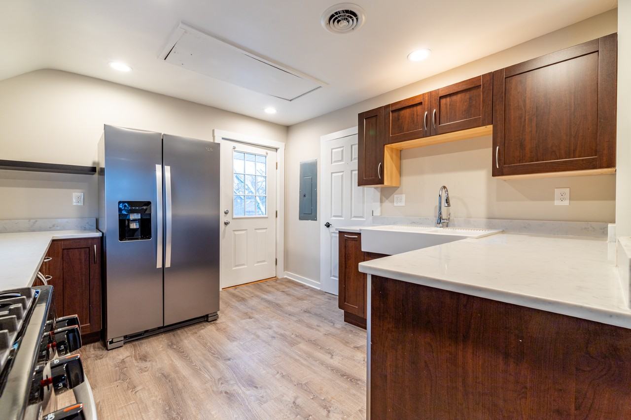 908 Fruit Ave #UP - Photo 7 of 18