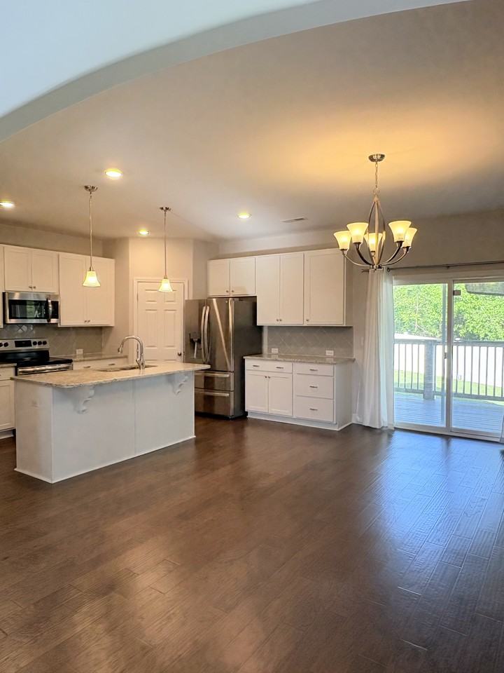 7113 Hilliard Cir #NA - Photo 3 of 34