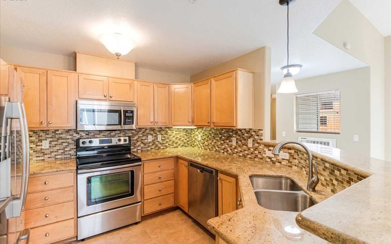 1819 Ne 101st Ave #201 - Photo 6 of 30