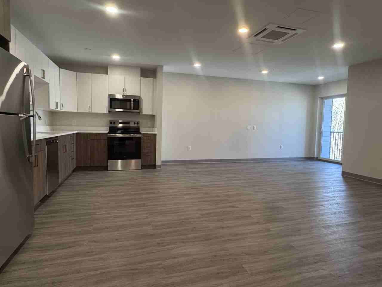 375 Cummins Hwy #204 - Photo 3 of 16