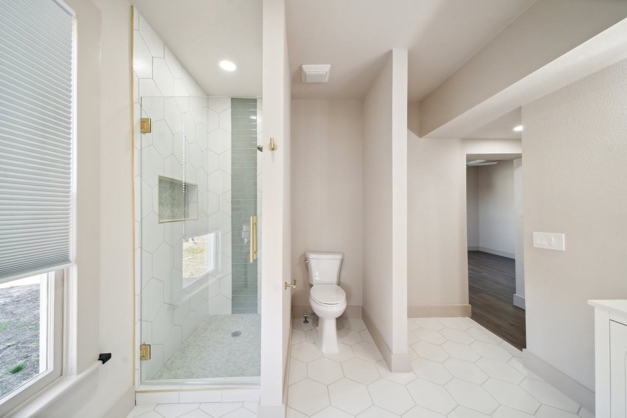 221 W Detroit St #NA - Photo 4 of 12