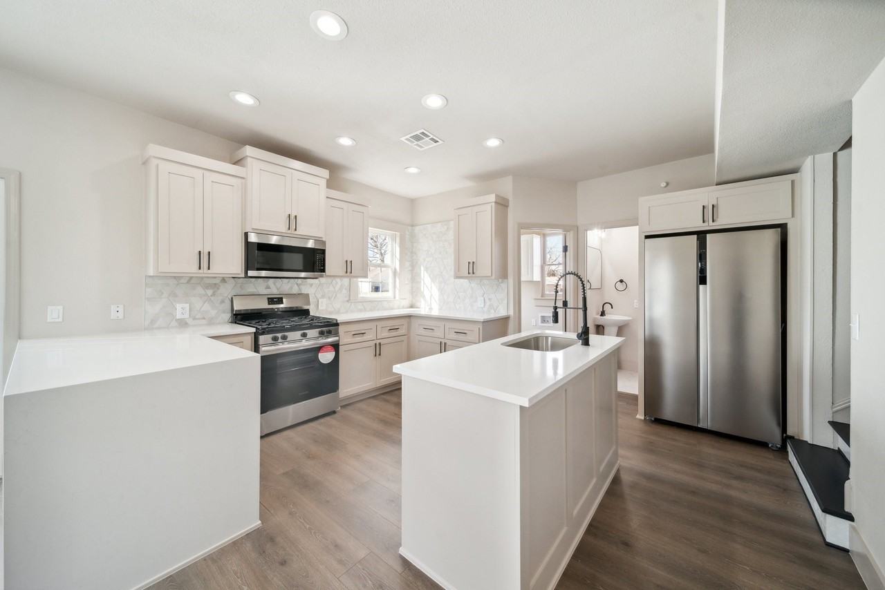 221 W Detroit St #NA - Photo 7 of 12