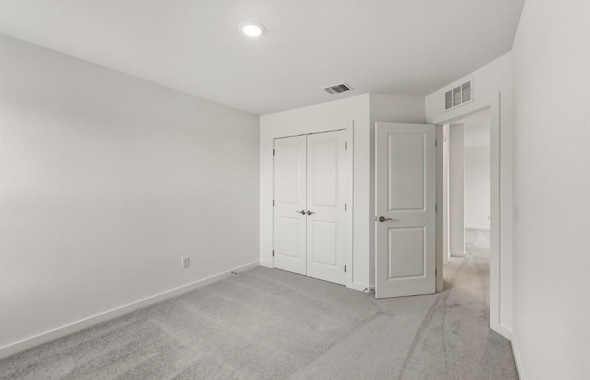 480 Tailwind Dr #NA - Photo 2 of 11