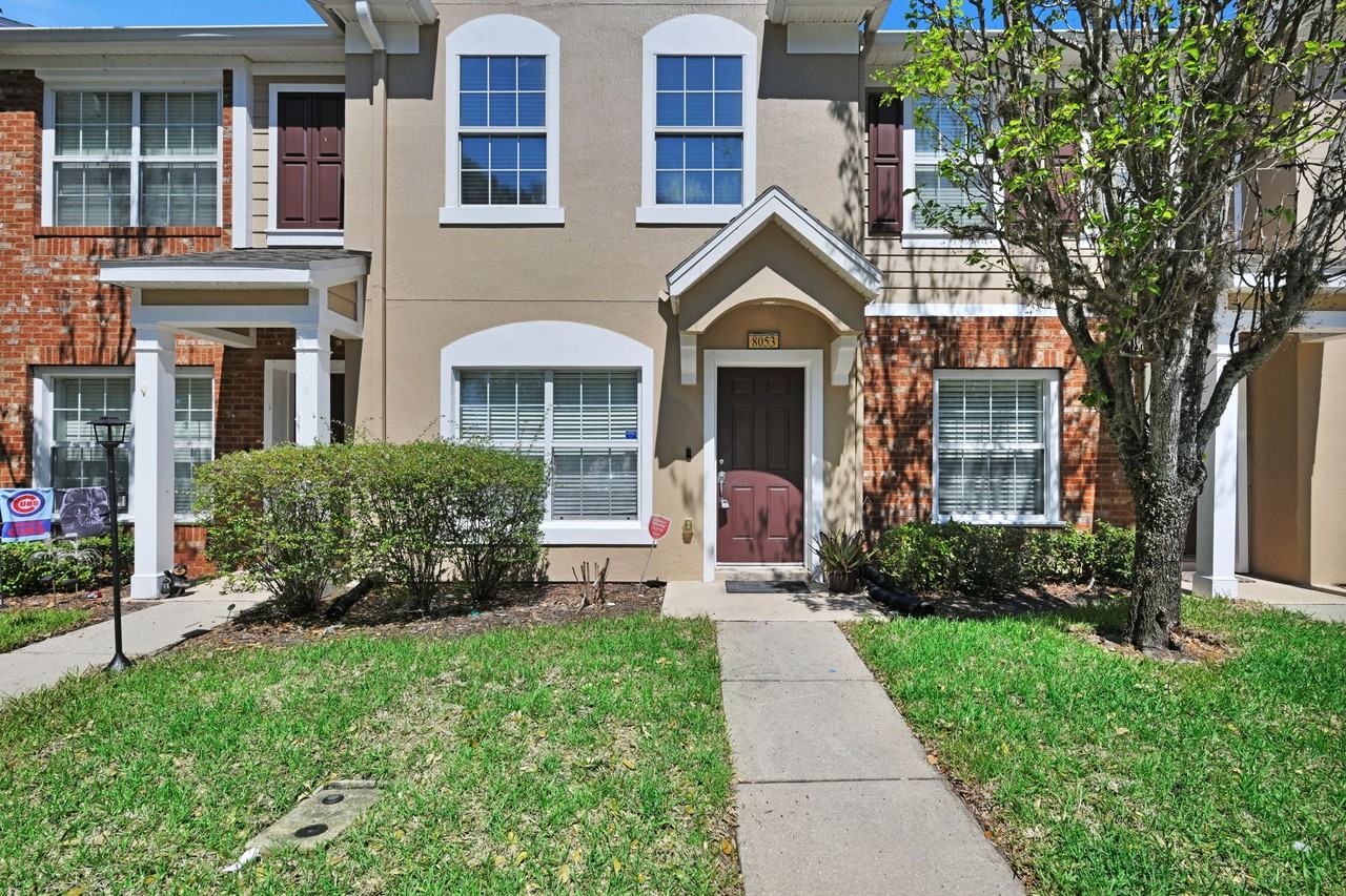 8053 Summerside Cir - Photo 2 of 39