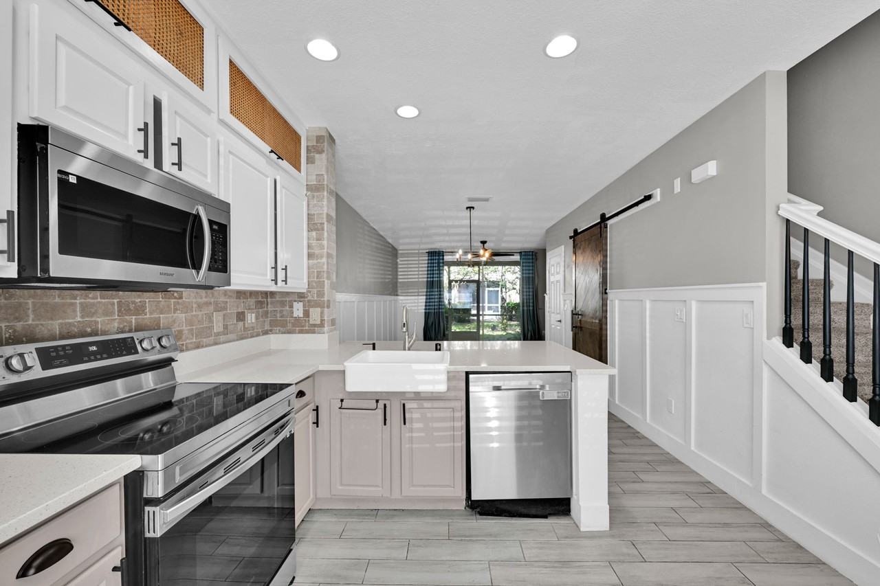 8053 Summerside Cir - Photo 7 of 39