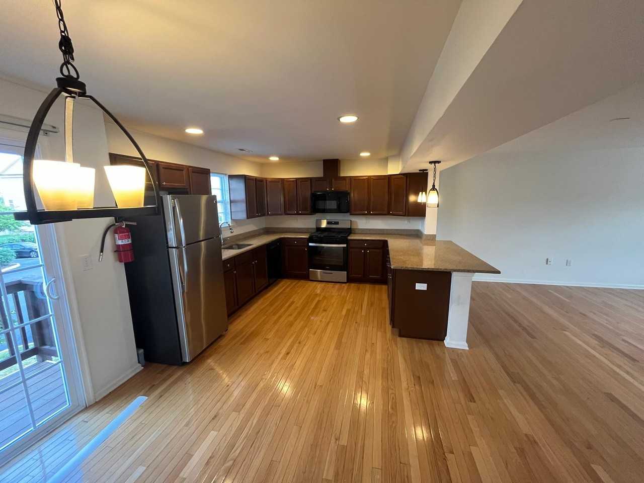 2 Keenan St - Photo 7 of 14