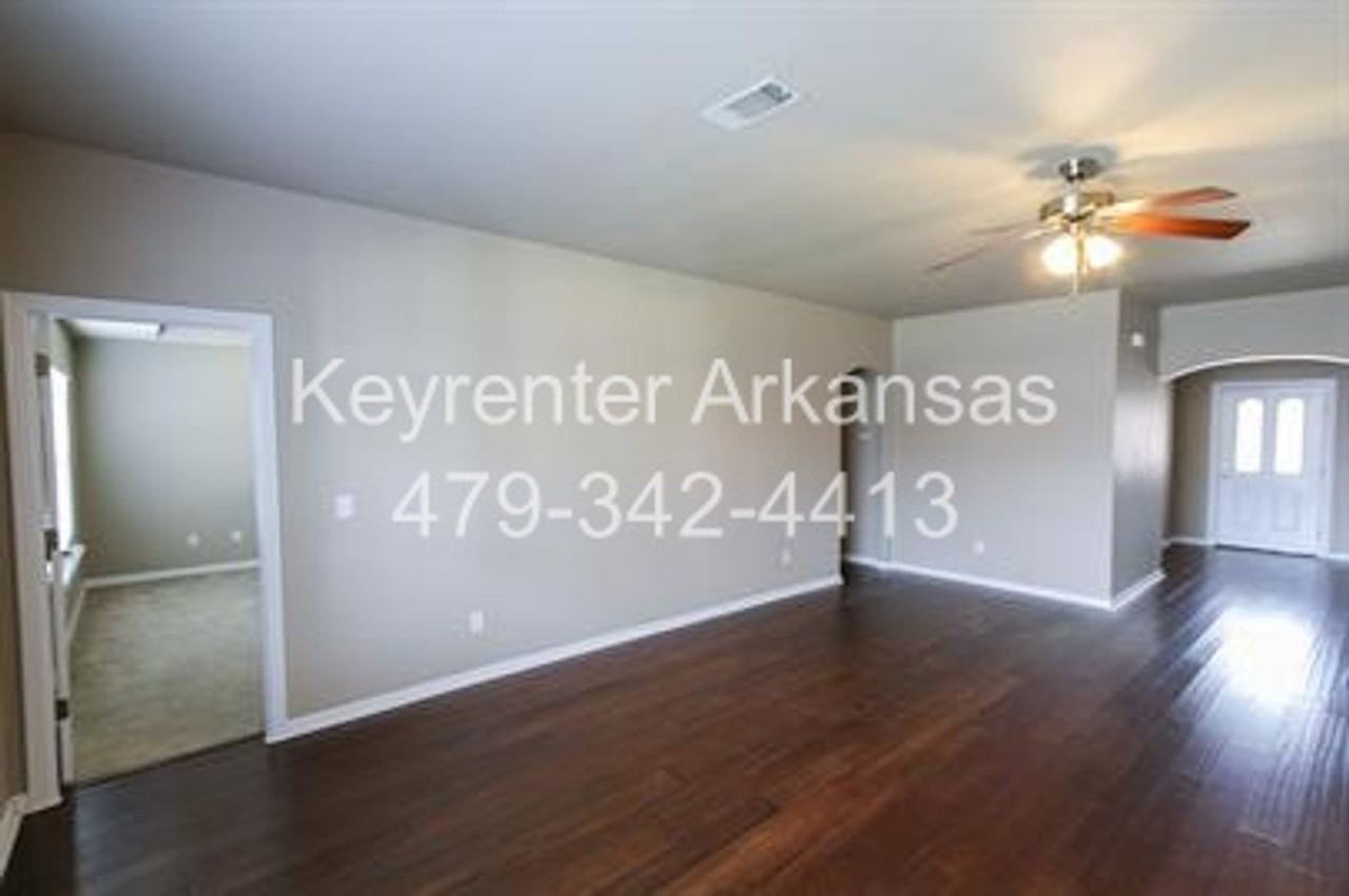 720 Harvest St - Photo 4 of 18