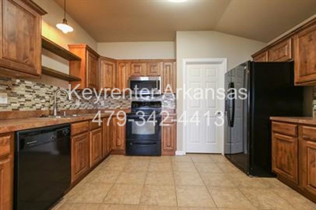 720 Harvest St - Photo 6 of 18