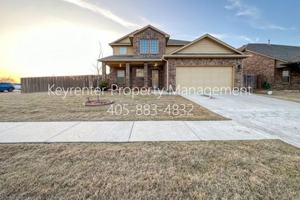 featured image of 2409 Rosa Cir