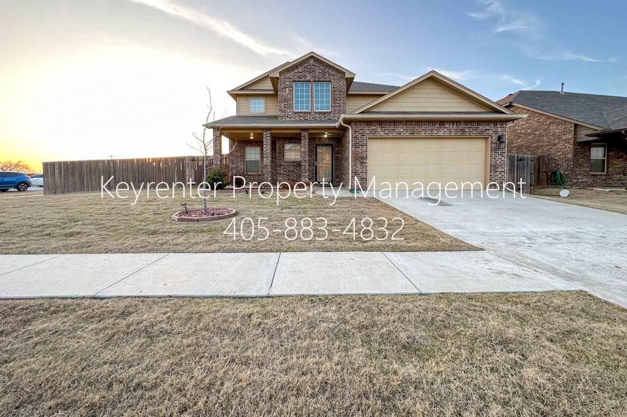 2409 Rosa Cir - Photo 2 of 36