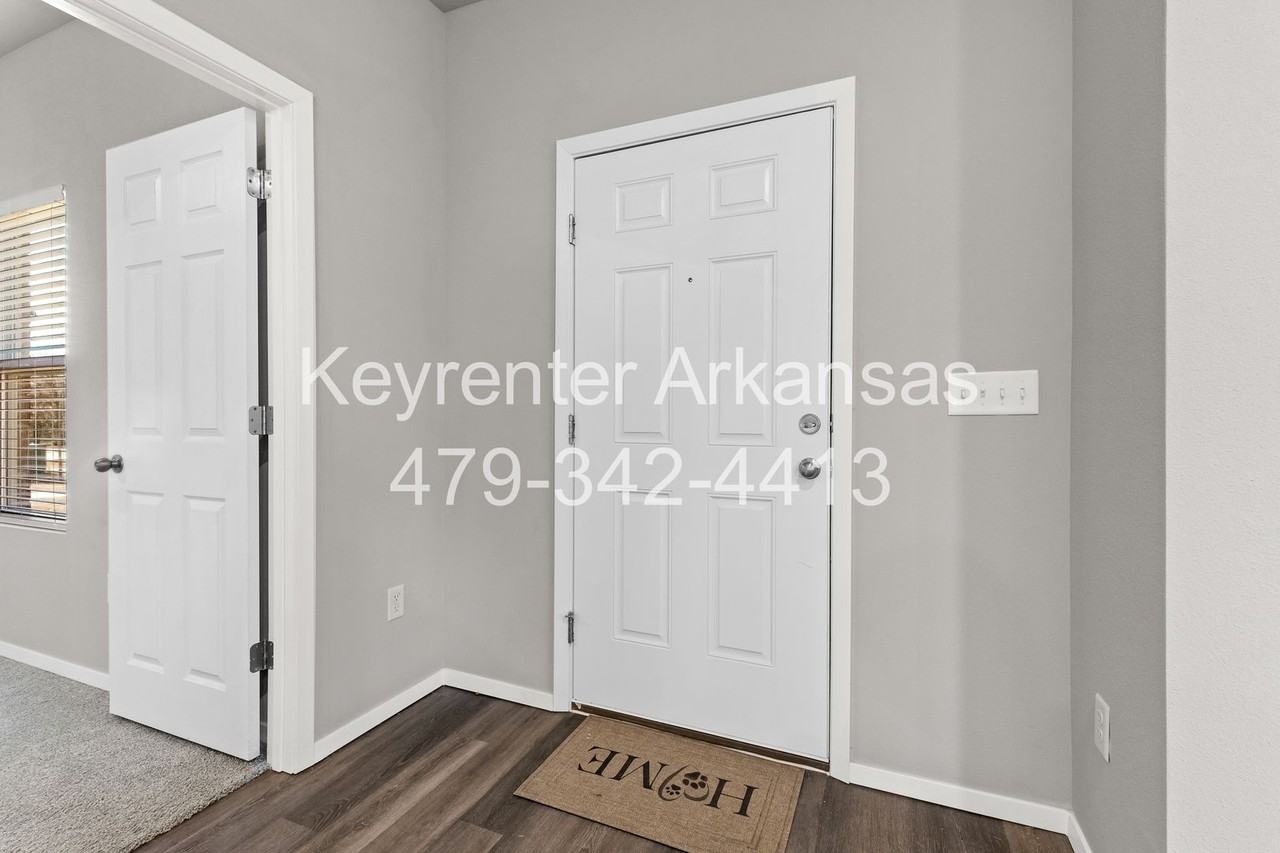 920 S Morningside Dr - Photo 5 of 31