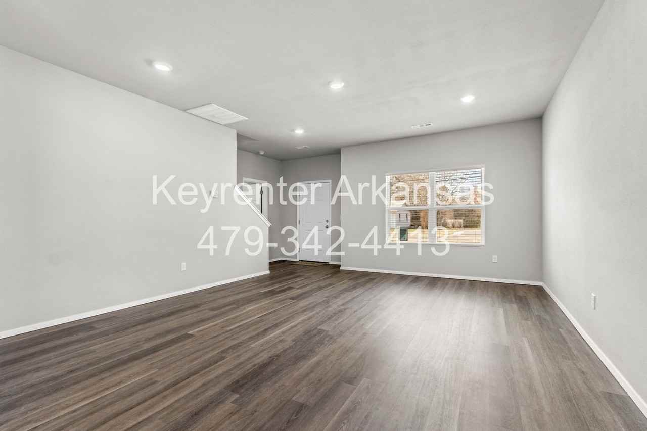 920 S Morningside Dr - Photo 7 of 31