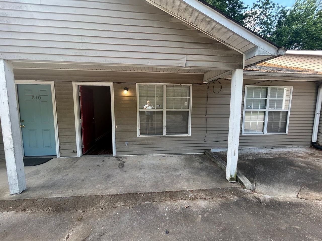 812 N Mclemore Ave