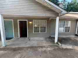 featured image of 812 N Mclemore Ave