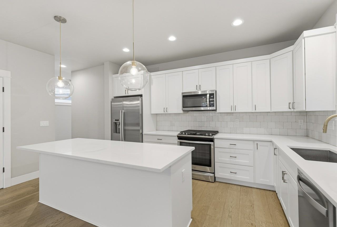 1118 Sw Dottie Ct #NA - Photo 7 of 17