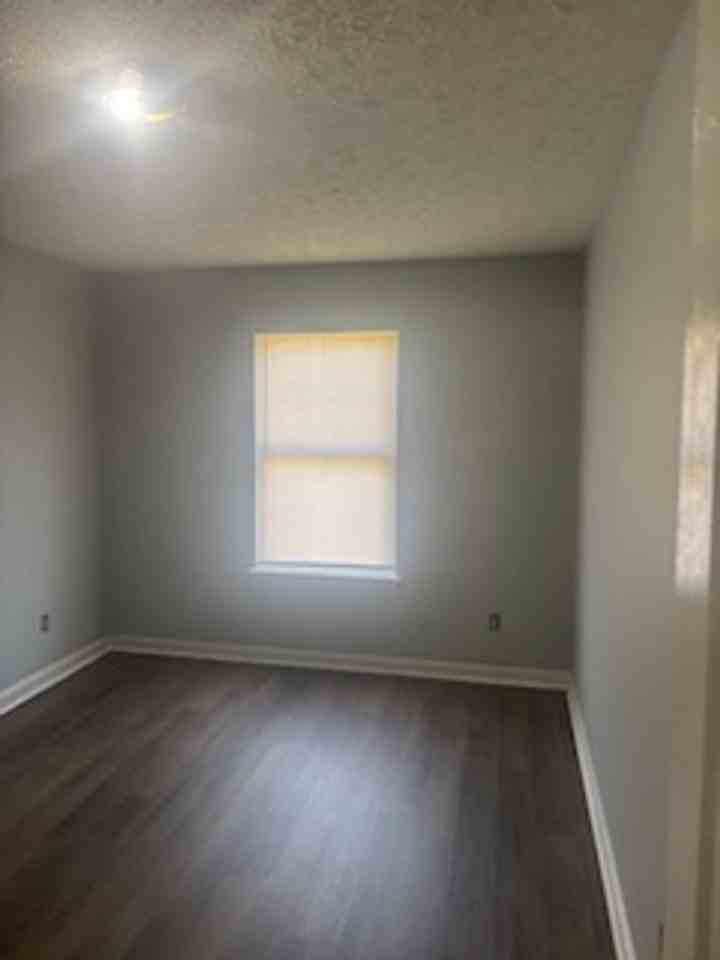 1410 Standard Village Cir - Photo 5 of 6