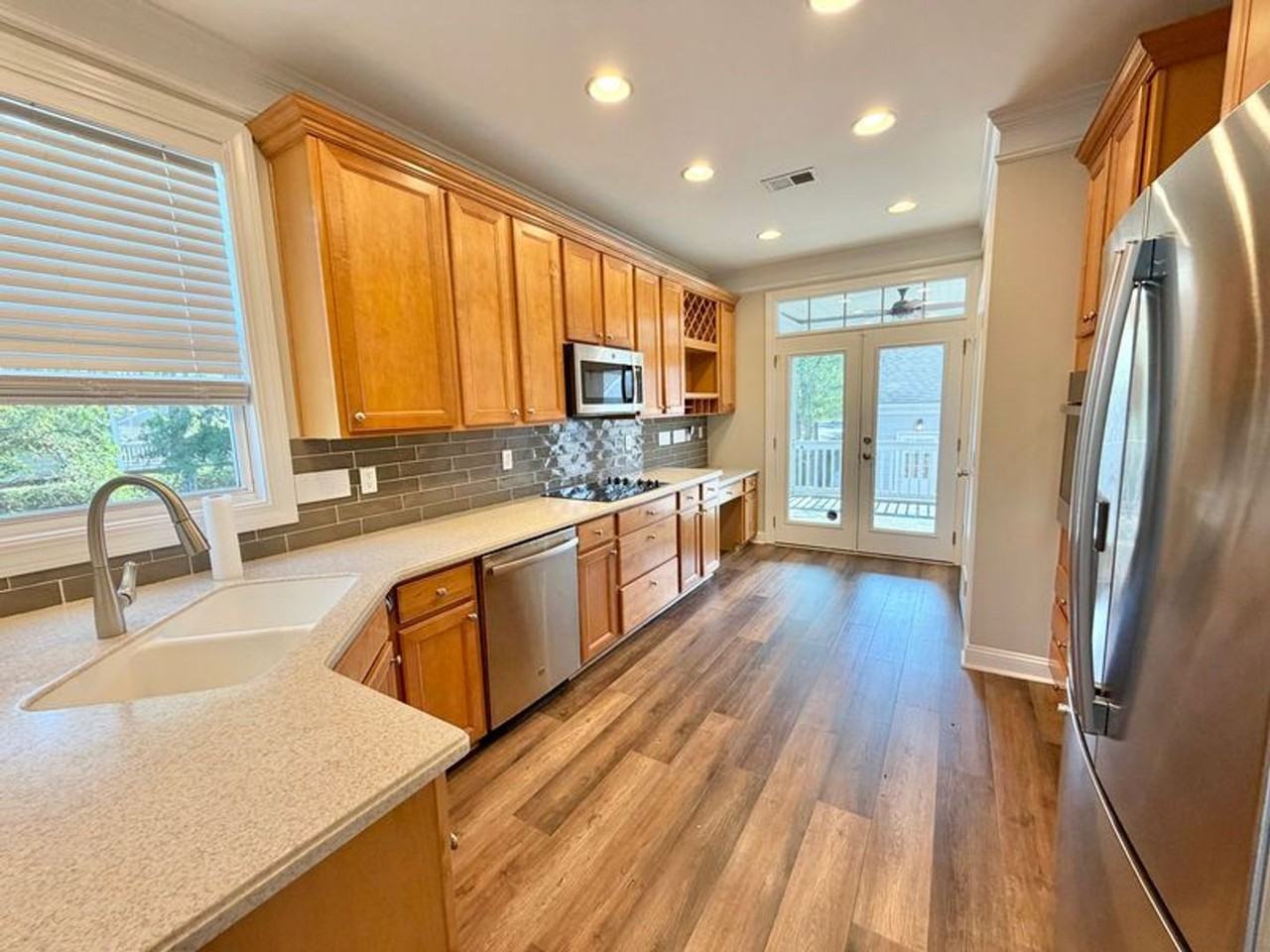 228 Village Grn - Photo 4 of 28