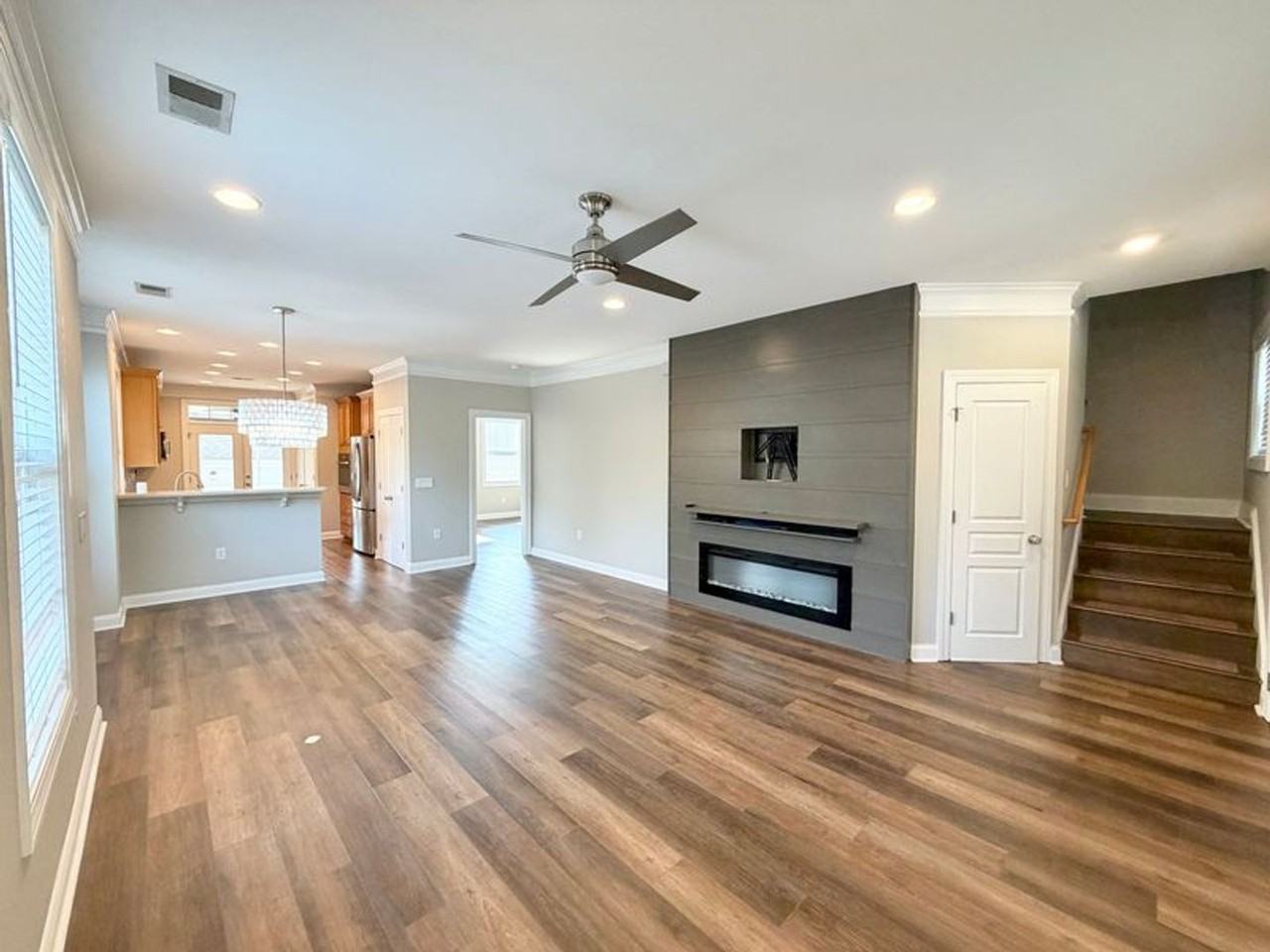 228 Village Grn - Photo 7 of 28