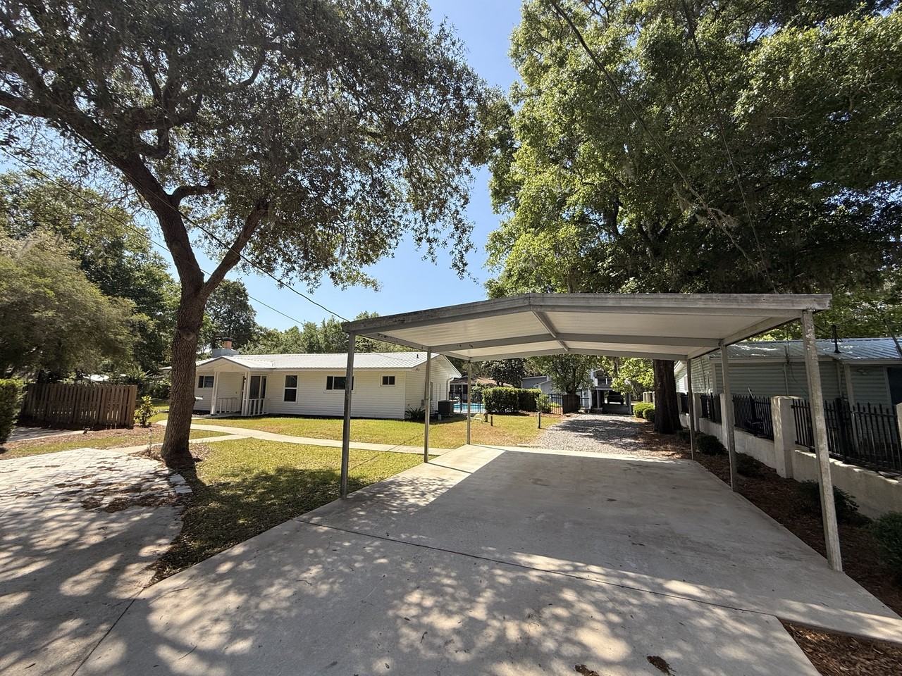 28 E Wild Briar Rd #C - Photo 3 of 26