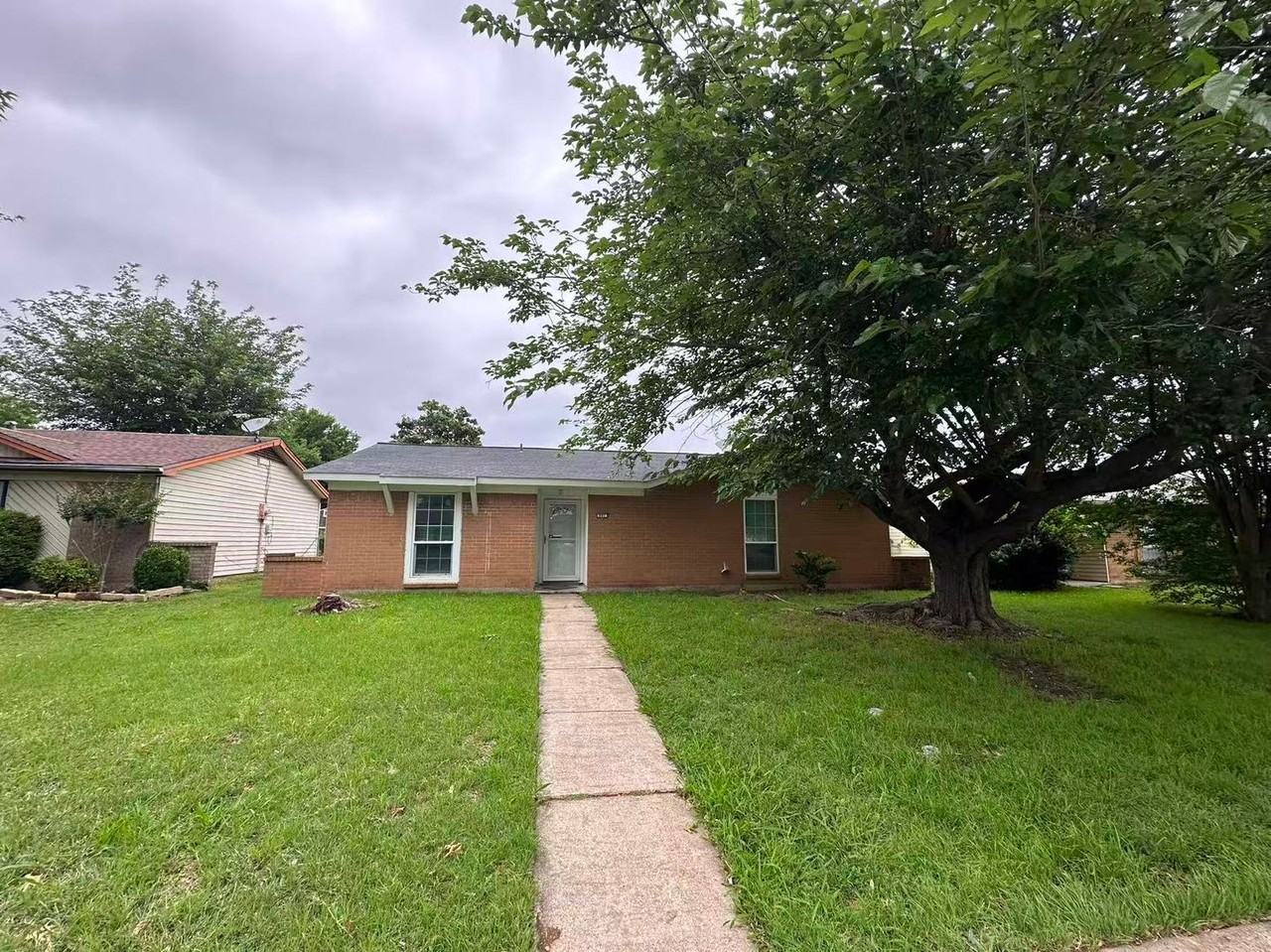 901 Wandering Way Dr