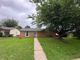 featured image of 901 Wandering Way Dr