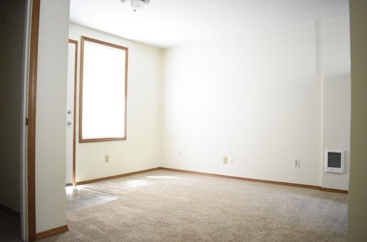 412 Se 133rd Ave - Photo 4 of 6