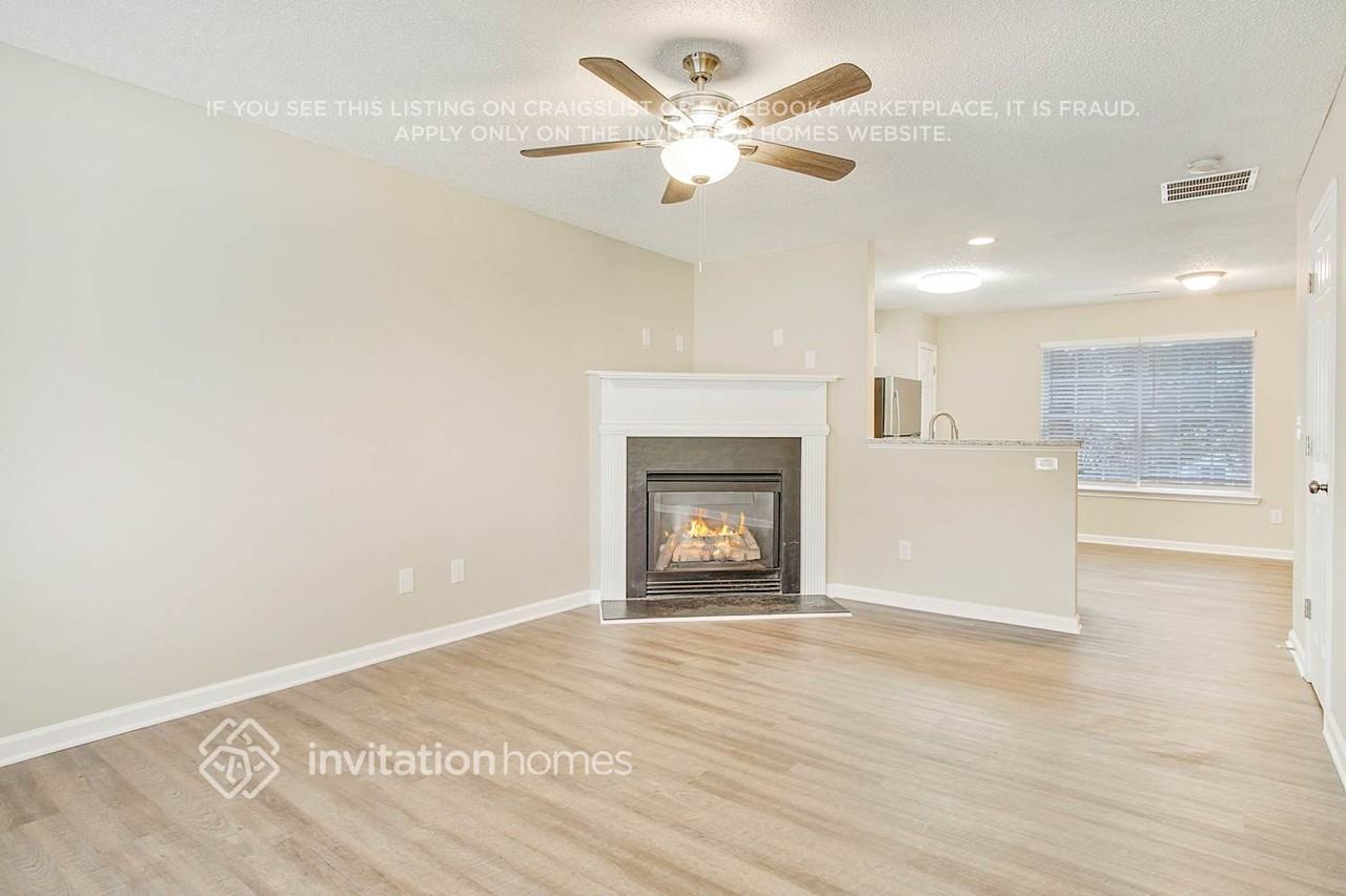 408 Kendall Ln - Photo 3 of 25