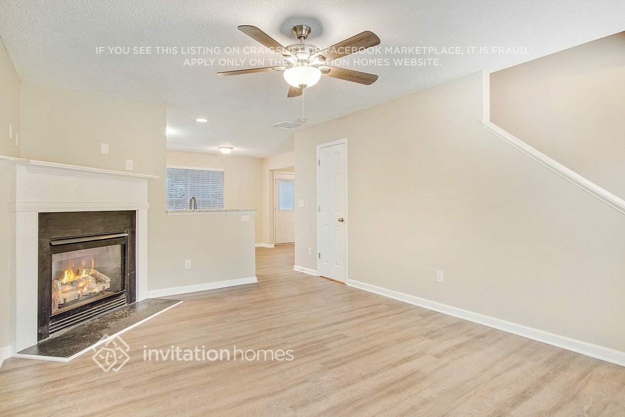 408 Kendall Ln - Photo 4 of 25