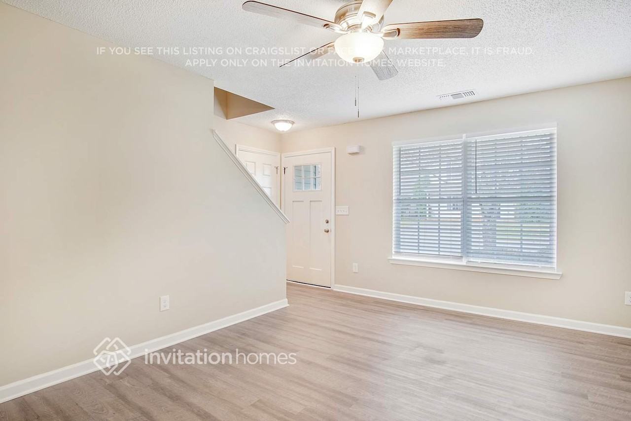 408 Kendall Ln - Photo 5 of 25