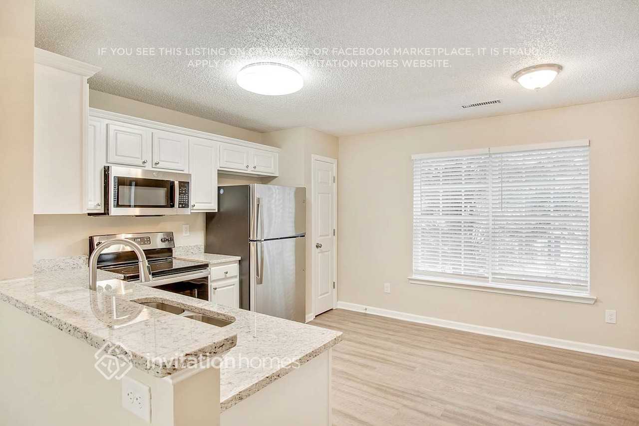 408 Kendall Ln - Photo 7 of 25