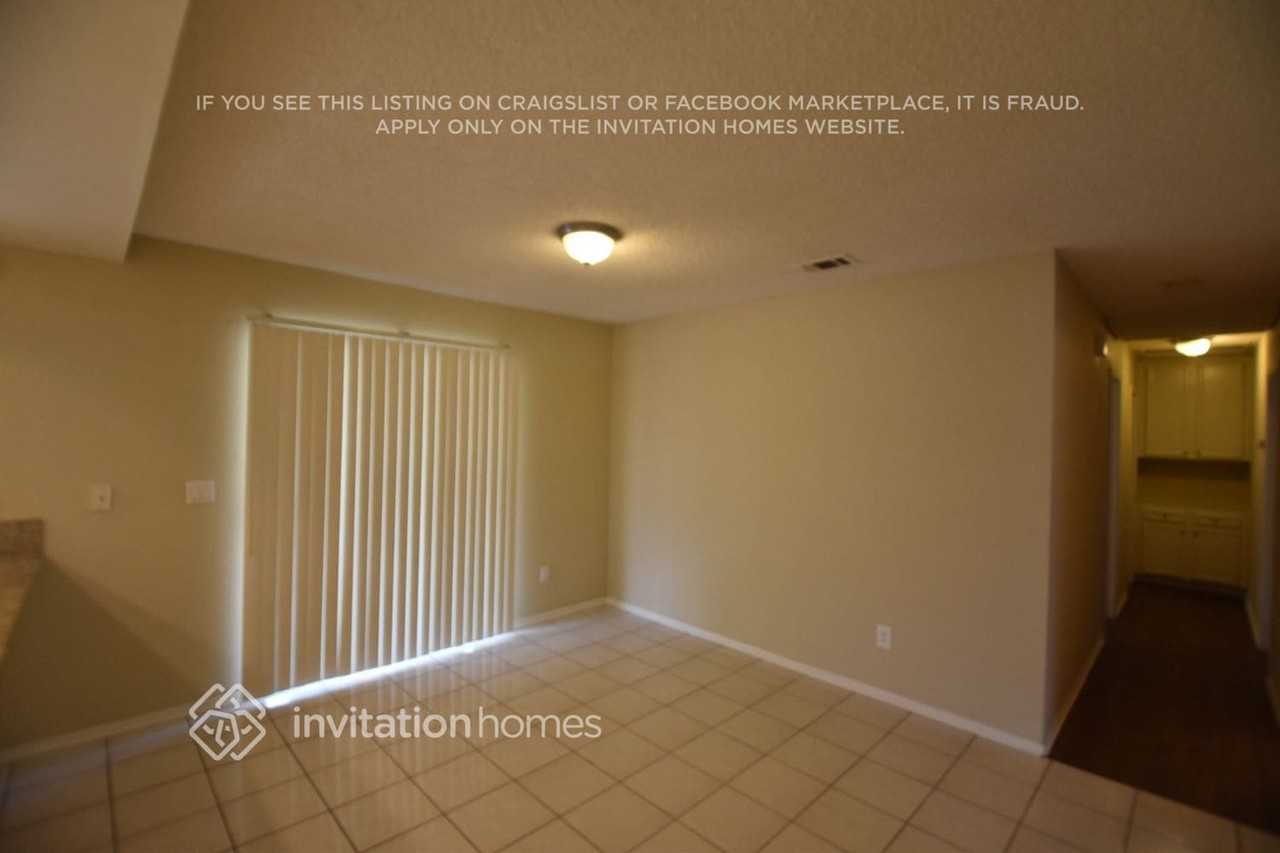 12625 Softwind Dr - Photo 5 of 19