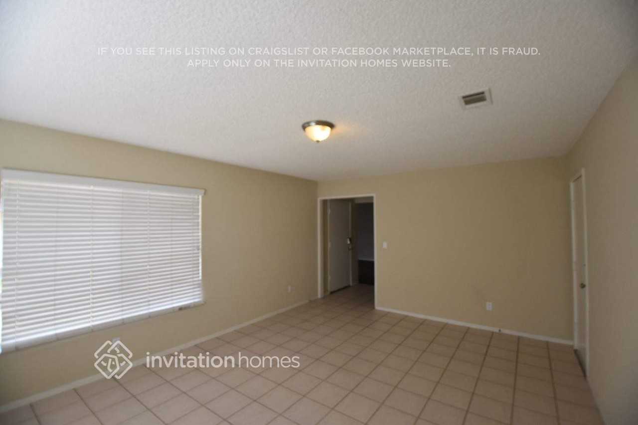 12625 Softwind Dr - Photo 7 of 19