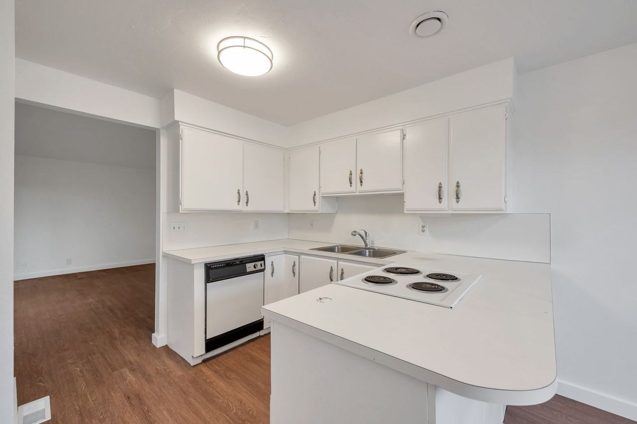 5643 Ws - Photo 3 of 17