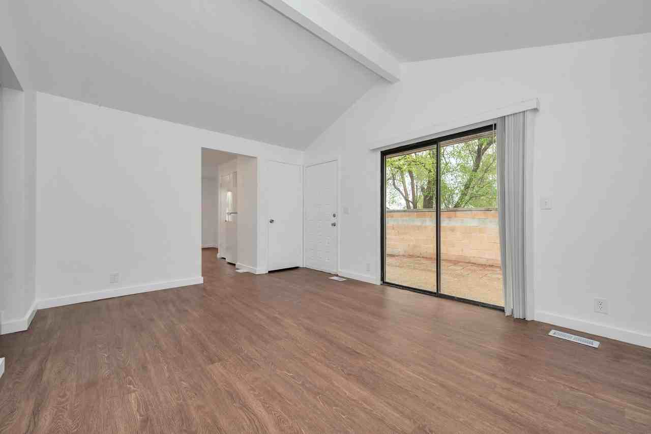 5643 Ws - Photo 7 of 17