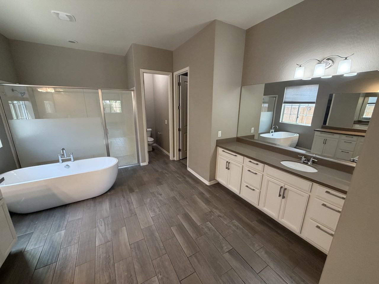 660 W Cantebria Dr - Photo 6 of 15