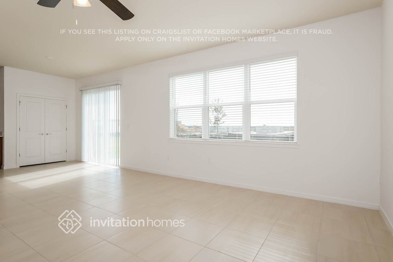 2112 Serene Soul St - Photo 4 of 24